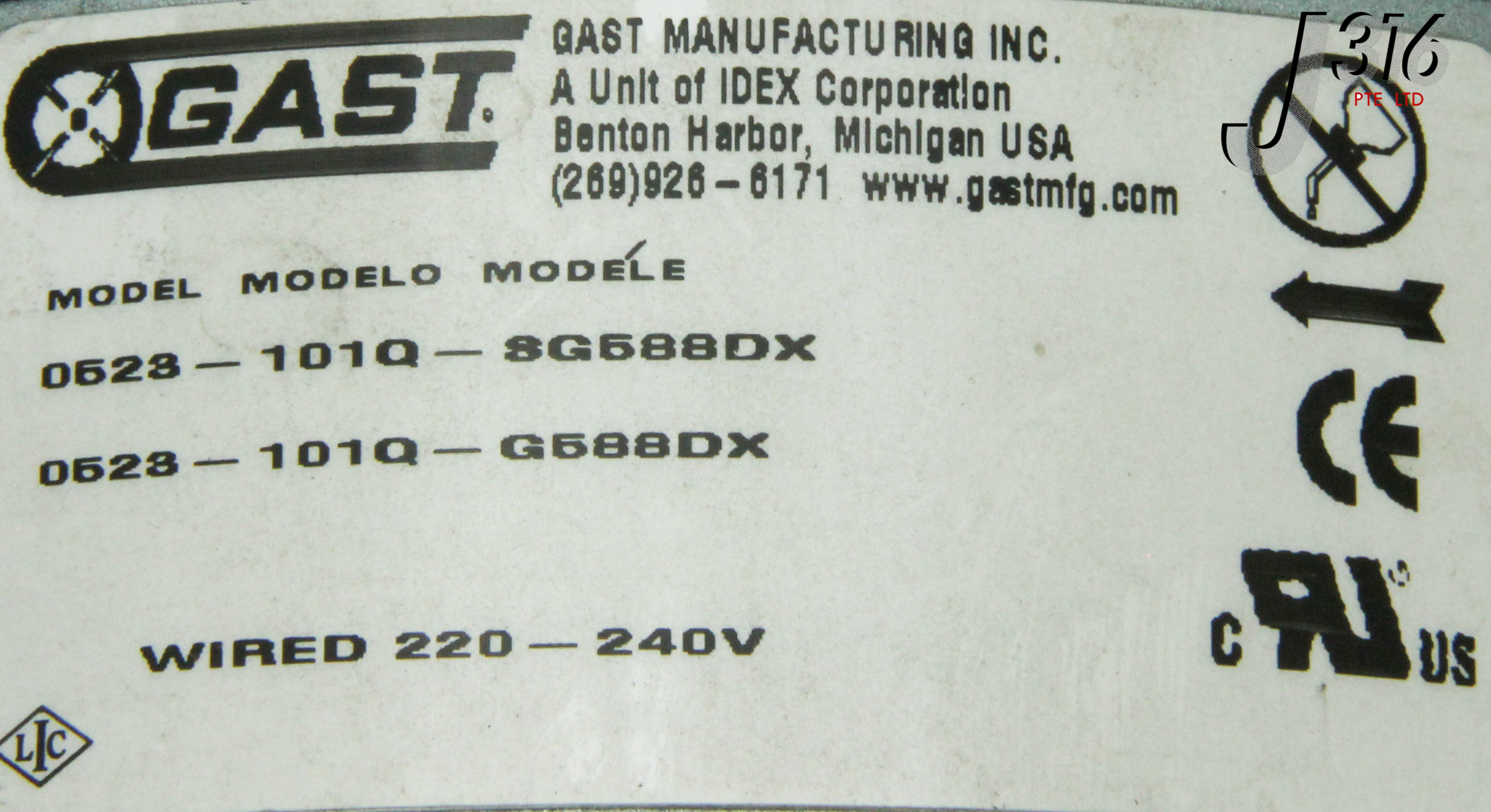 G:977561　6K　　ヤマダ電機　　2014年 9229 GAST ROTARY VANE VACUUM PUMP W/ GE MOTOR 5KH36KNA510X 0523
